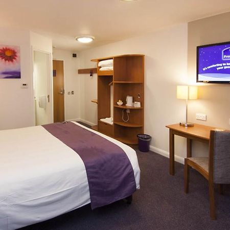 Premier Inn Swindon Central Zewnętrze zdjęcie