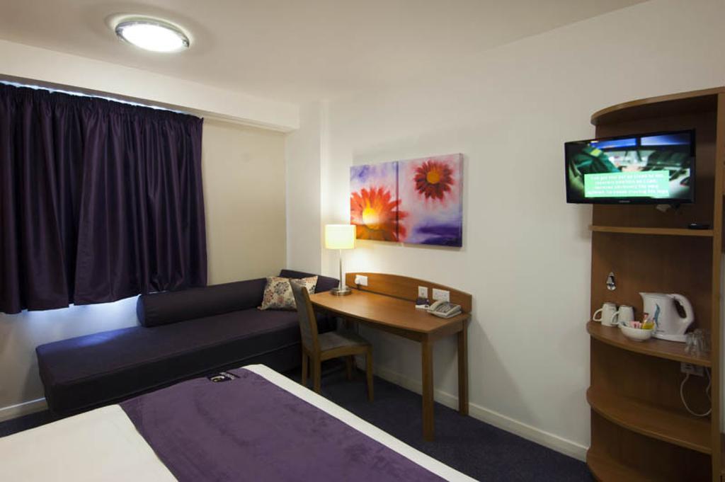 Premier Inn Swindon Central Pokój zdjęcie