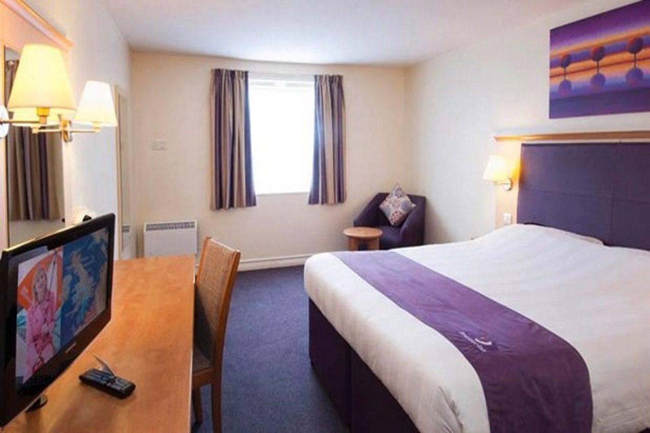 Premier Inn Swindon Central Zewnętrze zdjęcie